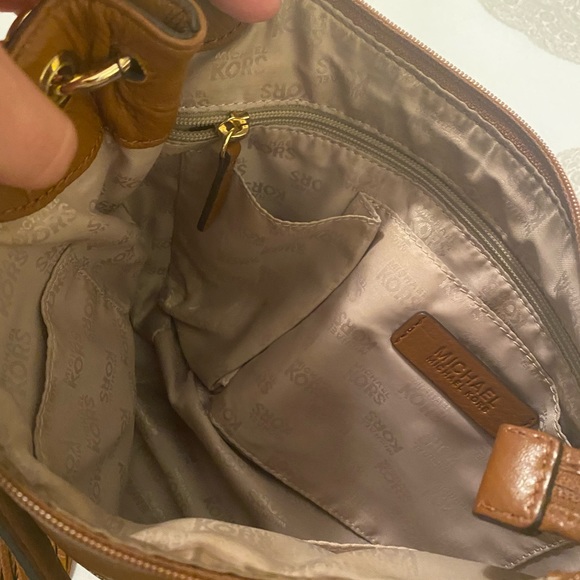 Michael Kors Leather handbag 👜 - Picture 11 of 15